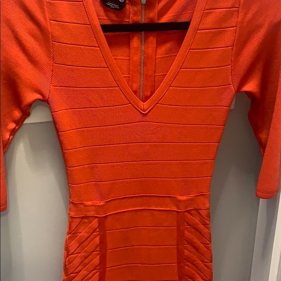 Short sleeve red dress - Picture 3 of 3